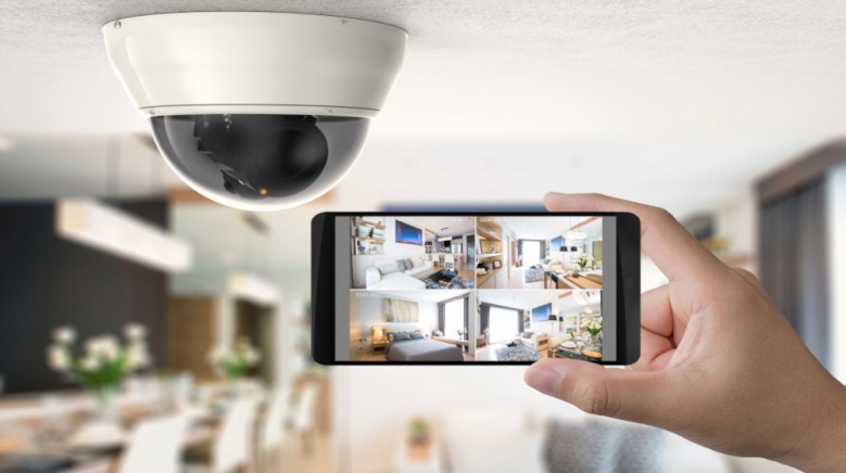 Sistema di videosorveglianza visualizzato su smartphone